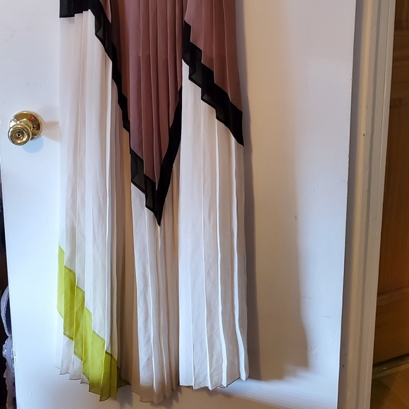 Bcbgmaxazria Runway Maxi pleated Dress Sz M - Picture 8 of 8